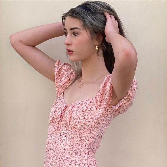 Meet your Posher, Alexandra - Picture 2 of 4